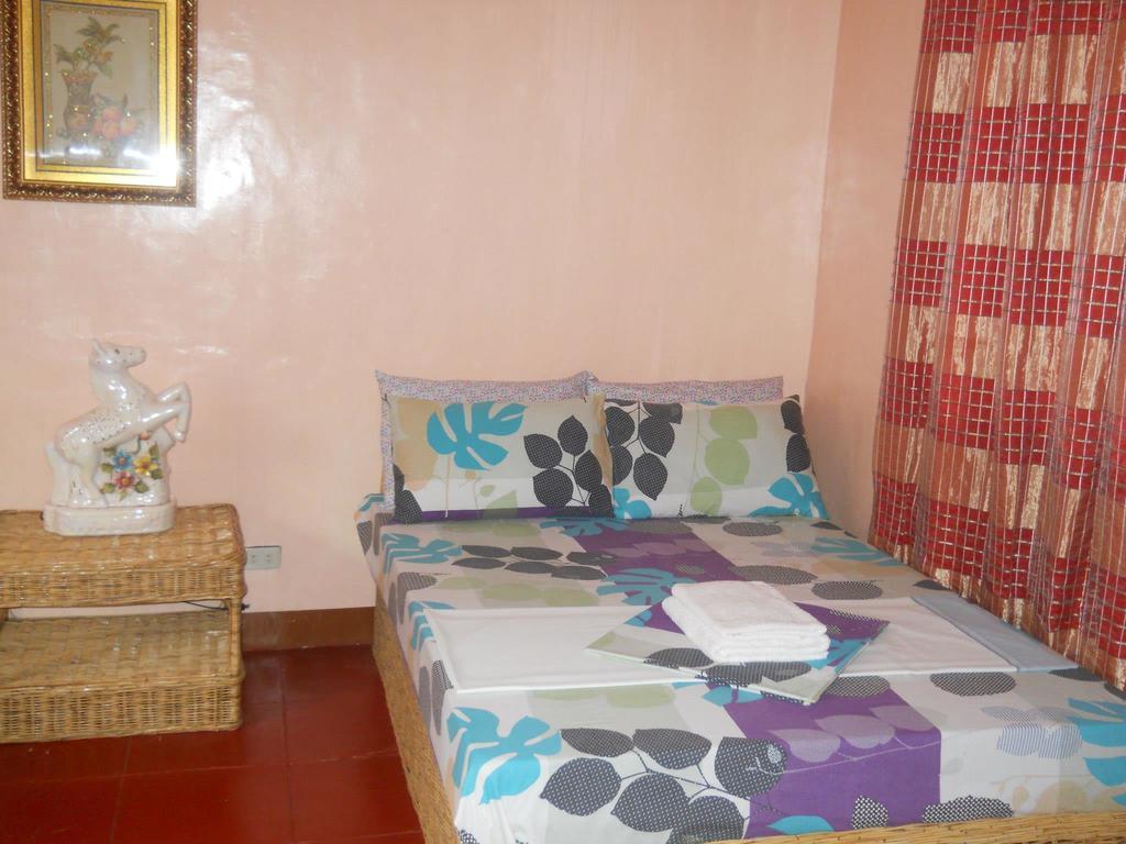 Lagrosa Backpackers Hotel Coron Bilik gambar
